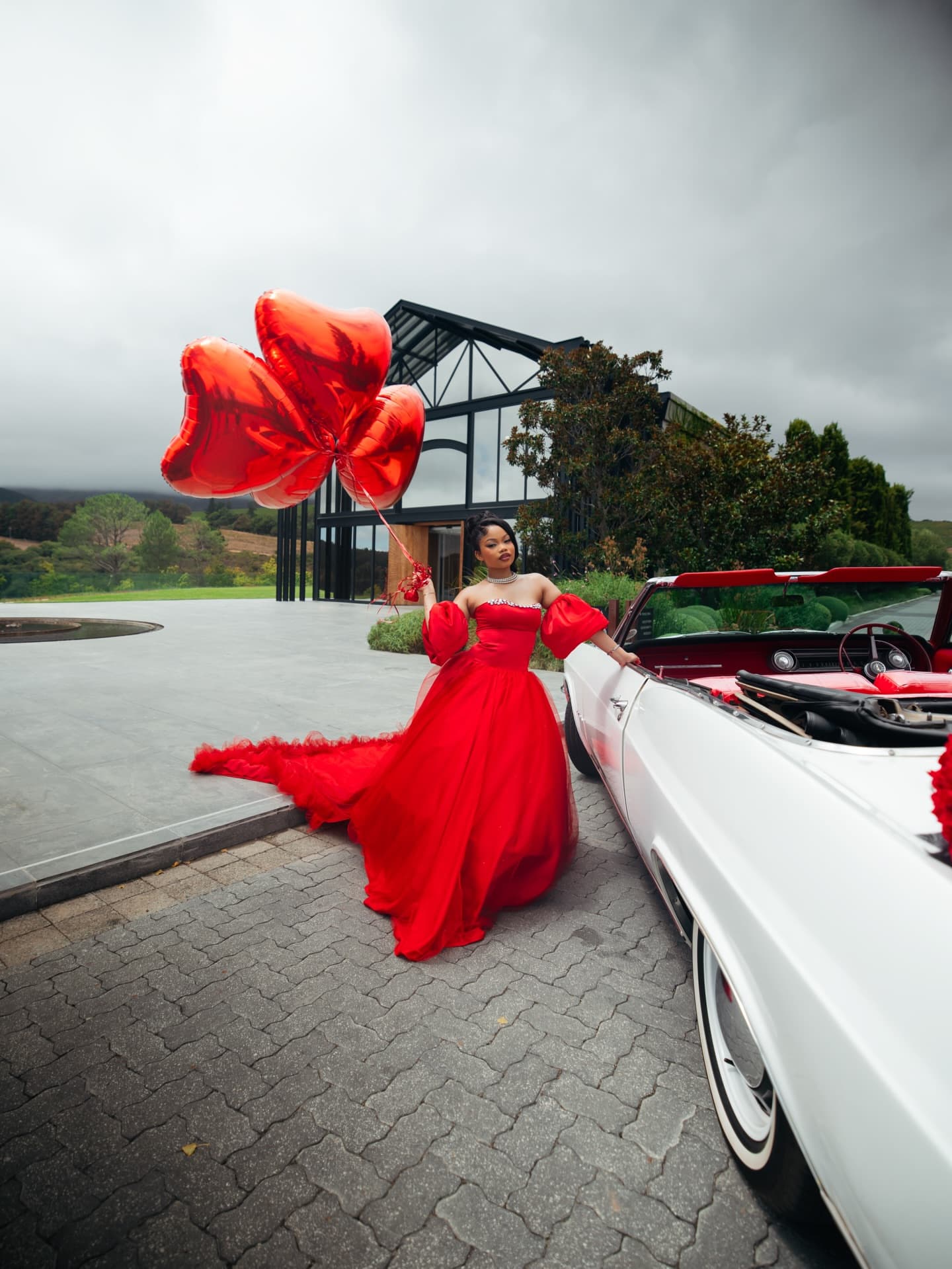 Flying dress red side